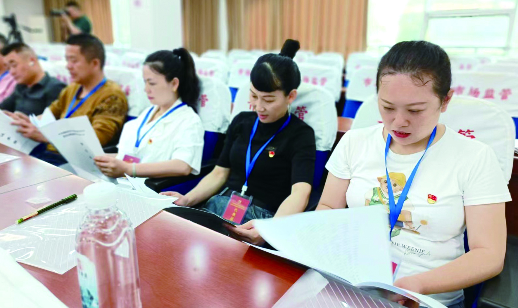 集團公司黨委開展創(chuàng)先爭優(yōu)活動 推薦評選先進基層黨組織、優(yōu)秀黨務工作者和優(yōu)秀共產(chǎn)黨員 （李高雄報道） 